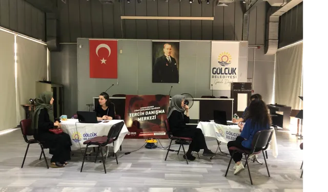 Gölcük Belediyesi üniversite adaylarının rehberi oldu