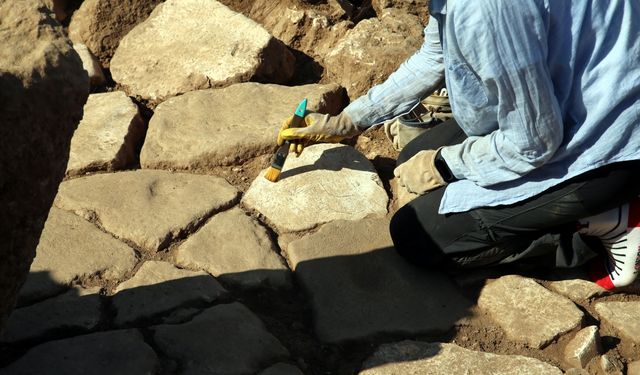 Karahantepe'de bulunan koşan yaban eşeği figürü neolitik döneme ışık tutacak