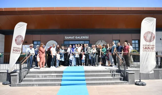 Kayseri'de sanat galerisi çocukluk hayalini gerçekleştirdi