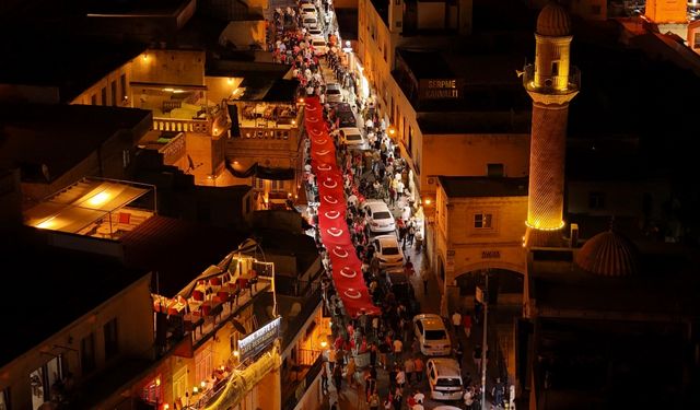 Mardin'de 30 Ağustos Zafer Bayramı dolayısıyla fener alayı düzenlendi