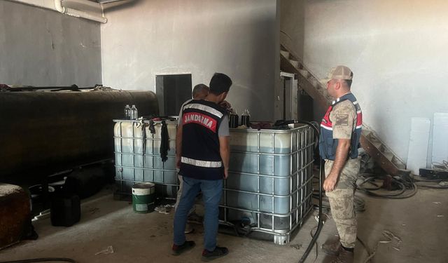 Şanlıurfa'da 6 bin 400 litre kaçak akaryakıt ele geçirildi