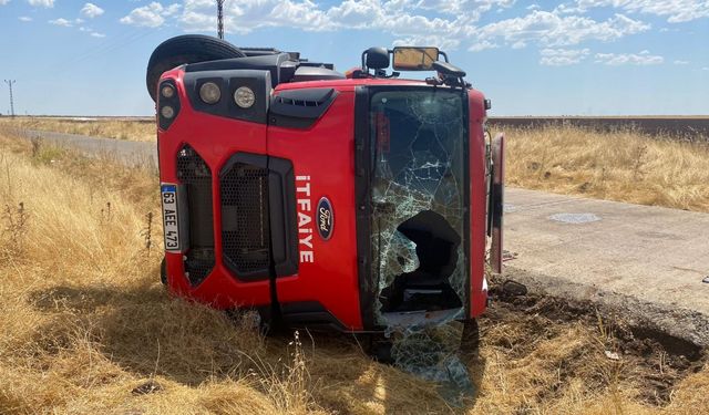 Şanlıurfa'da itfaiye aracının devrildiği kazada 3 kişi yaralandı