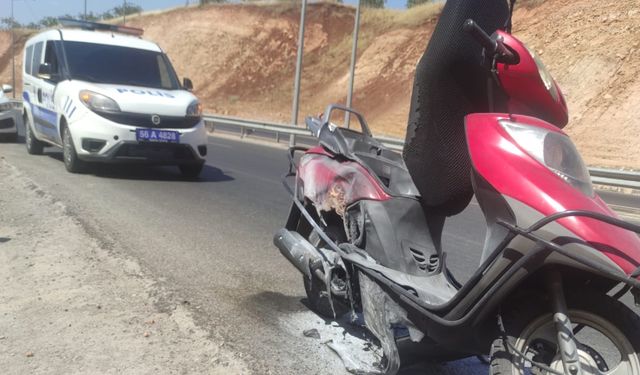 Siirt'te seyir halindeki motosiklette çıkan yangını polis ekipleri söndürdü