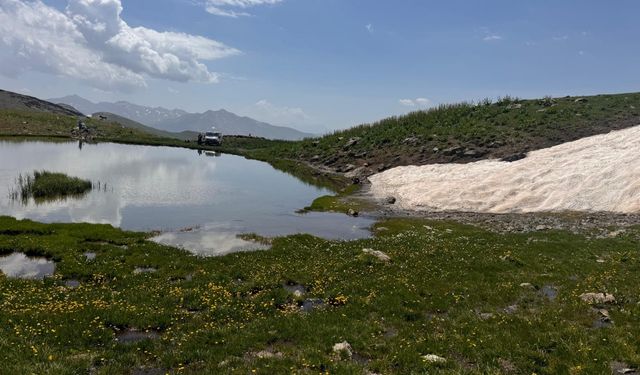 Şırnak'ta 2 bin 625 rakımlı Faraşin Yaylası'ndaki tektonik göller turizme kazandırılmayı bekliyor