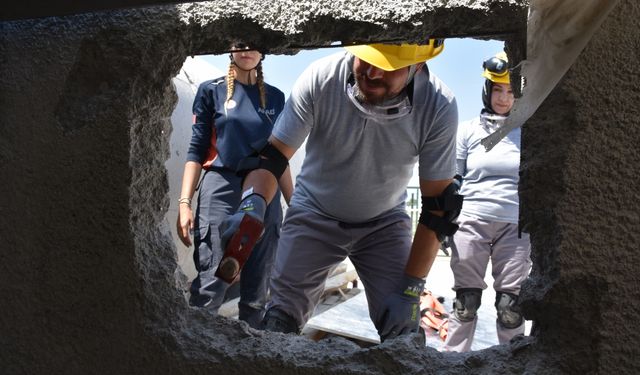 Şırnak'ta AFAD gönüllülerine arama kurtarma ve ilk yardım eğitimi veriliyor