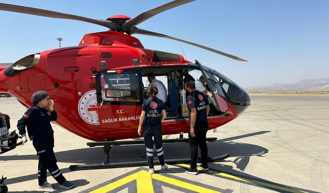 Şırnak'ta ambulans helikopter rahatsızlanan bebek için havalandı