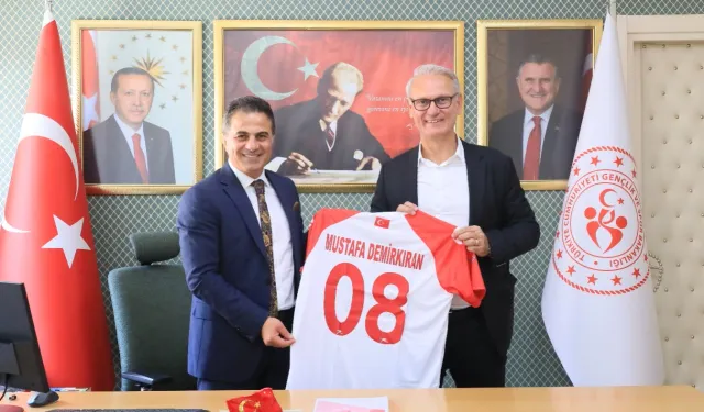 THF Başkanı Kılıç, Rize ve Artvin’de hentbol için görüşmelerde bulundu