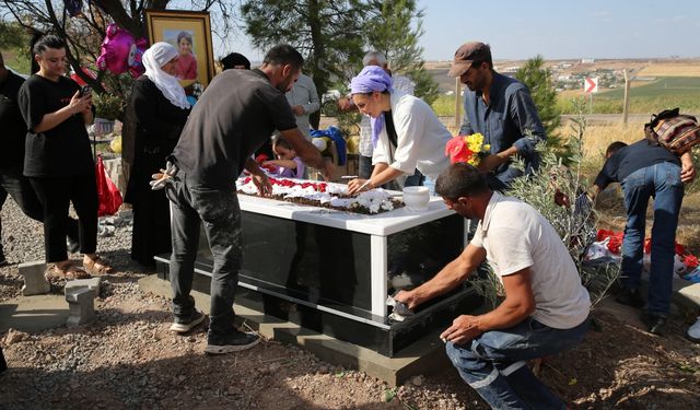 Diyarbakır'da Narin Güran'ın mezarına ziyaretler sürüyor