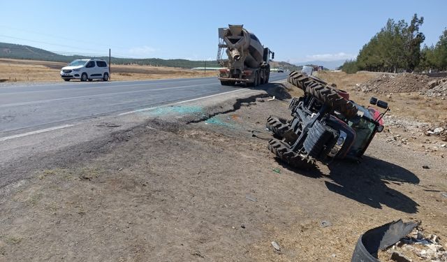 Gaziantep'te beton mikseriyle traktörün çarpıştığı kazada 3 kişi yaralandı