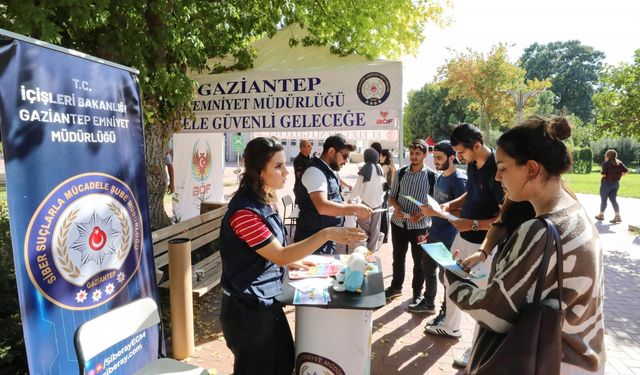 Gaziantep'te üniversite öğrencileri polis ekiplerince bilgilendirildi