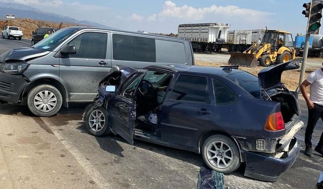 Gaziantep’te zincirleme trafik kazasında 2 kişi yaralandı