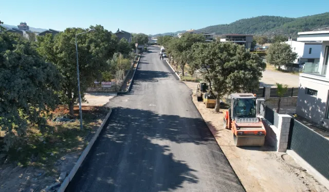 İzmir Güzelbahçe'de asfalt hamlesi