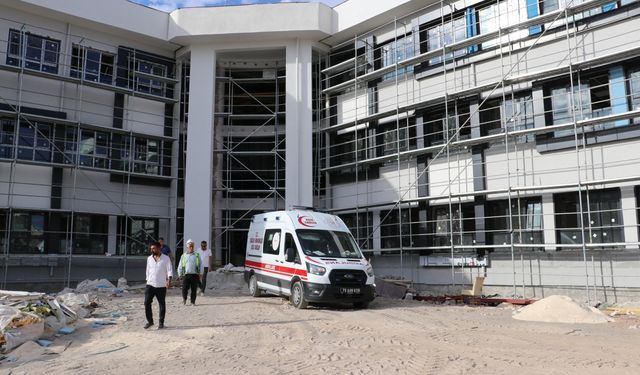 Kilis'te inşaattan düşen işçi hayatını kaybetti