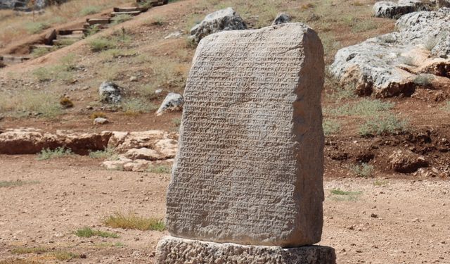 Perre Antik Kenti'ndeki tokalaşma anıtı ve yazıtı 5 bin ziyaretçiyi ağırladı