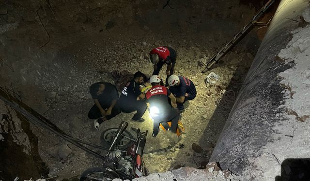 Şanlıurfa'da motosikletle çukura düşen 2 kişi yaralandı