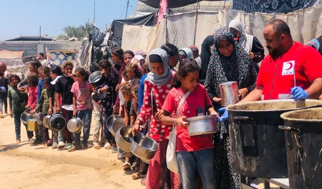 Türk Kızılay’dan kıtlığın eşiğindeki Gazze’ye gıda desteği