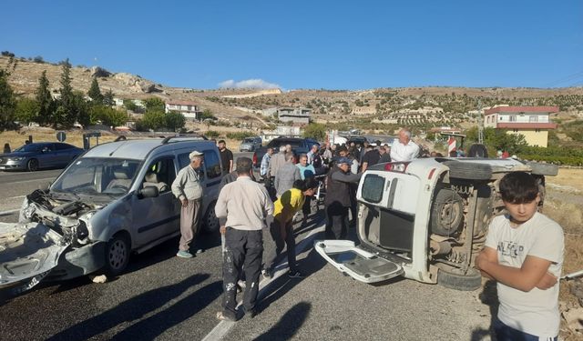 Adıyaman'da meydana gelen trafik kazasında 6 kişi yaralandı