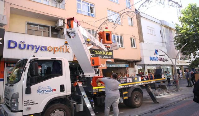 Gülistan Caddesi'nde Aydınlatma Çalışmaları Başladı