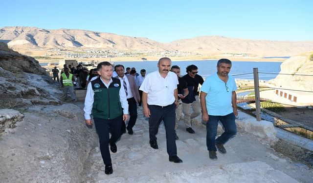 Vali Canalp’ten Hasankeyf’e Ziyaret