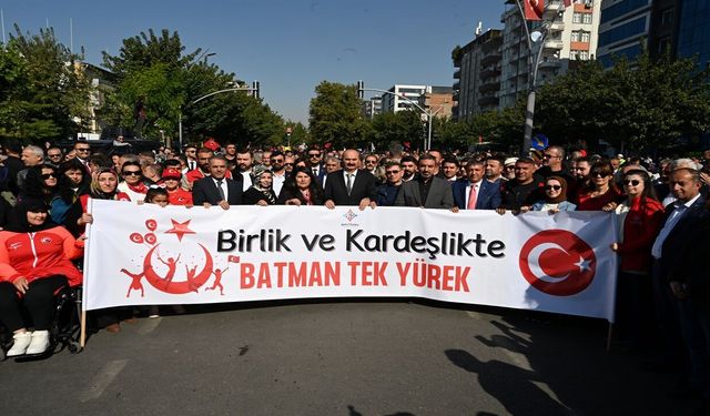 Batman'da Binlerce Kişi Birlik İçin Yürüdü