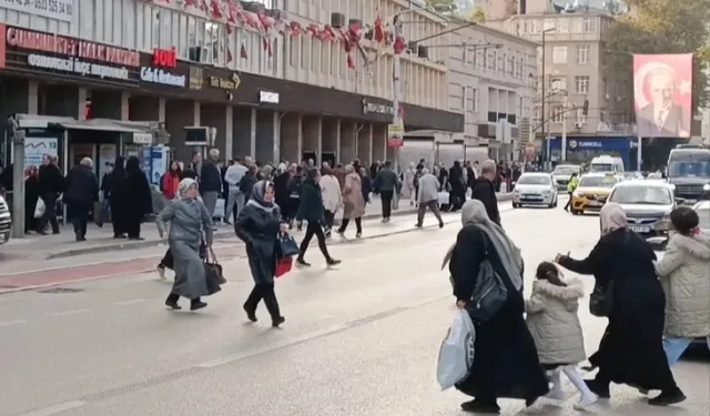 Bursa’da ‘yaya’ sorunu! Adeta araçların önüne atlıyorlar