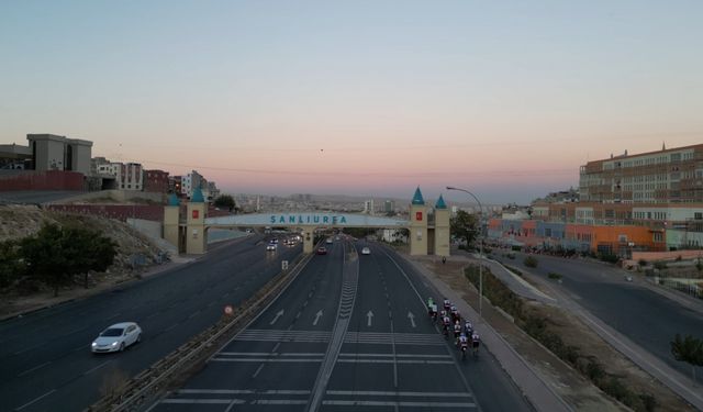 Cumhuriyetin 101. yılı dolayısıyla Manisa'dan Şanlıurfa'ya pedal çevirdiler