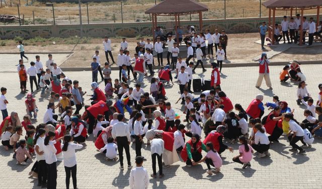 "Damla Gönüllülük Hareketi Projesi" kapsamında öğrenciler Şırnak'ı ziyaret etti