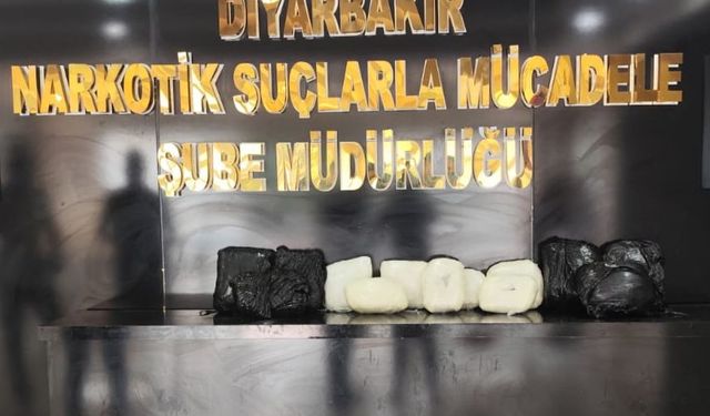 Diyarbakır Havalimanı'nda 11 kilo 400 gram skunk ele geçirildi