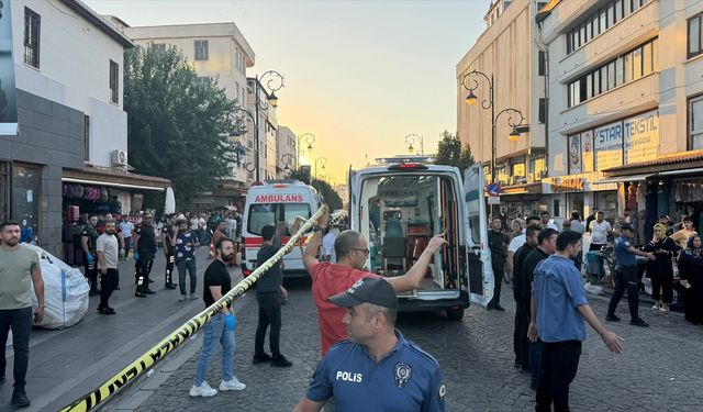 Diyarbakır'da boşanma aşamasındaki karısını öldüren kişi aynı silahla intihar etti