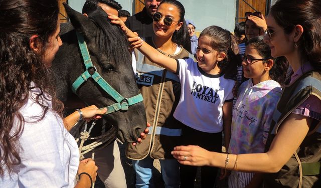 Diyarbakır'da "Hayvanları Koruma Günü" etkinliği düzenlendi