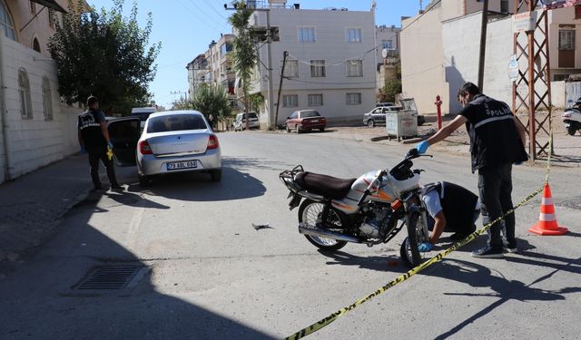 Kilis'te otomobille çarpışan motosikletin sürücüsü ağır yaralandı