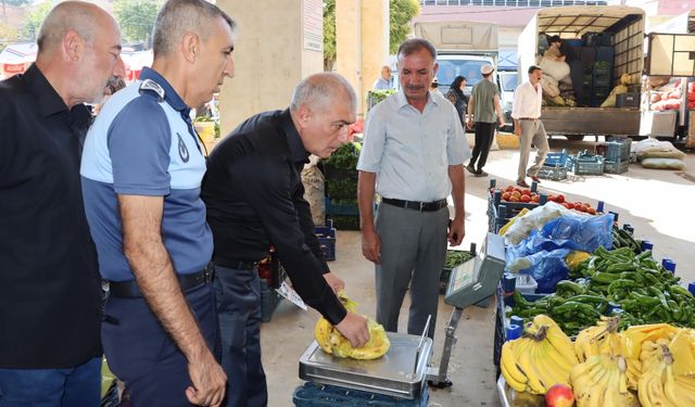 Midyat'ta zabıta ekipleri semt pazarlarında denetim yaptı