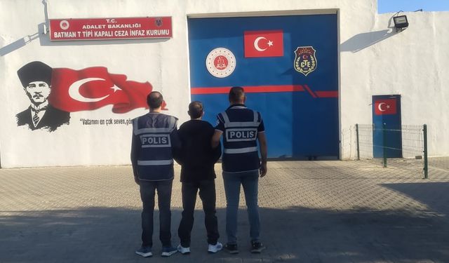 Siirt'te evin banyosundaki gizli bölmede saklanan firari hükümlü yakalandı