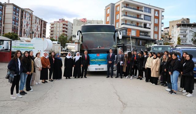 Şırnak'ta "Huzur ve Kardeşlik Buluşmaları Projesi" kapsamında 45 kadın Ankara'ya uğurlandı