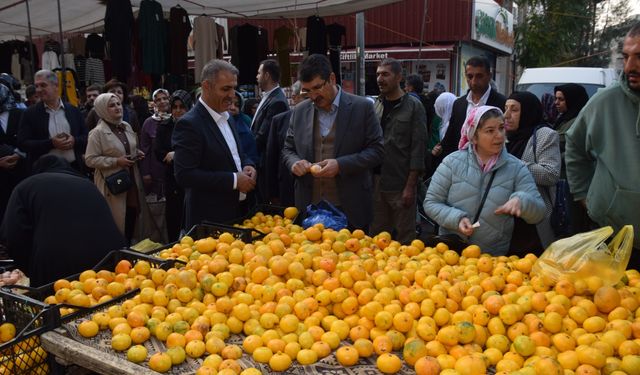 Milletvekili Ferhat Nasıroğlu, Semt Pazarını Ziyaret Etti