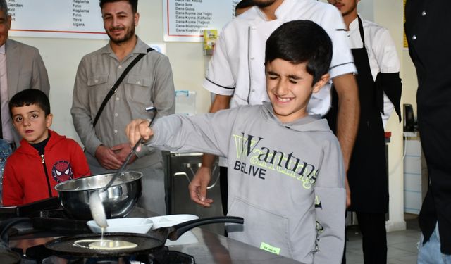 Hasankeyf'te Minik Şefler: İlkokul Öğrencileri Mutfakta