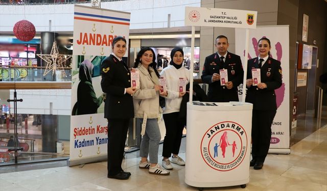 Gaziantep'te jandarma kadına yönelik şiddetle mücadele standı açtı