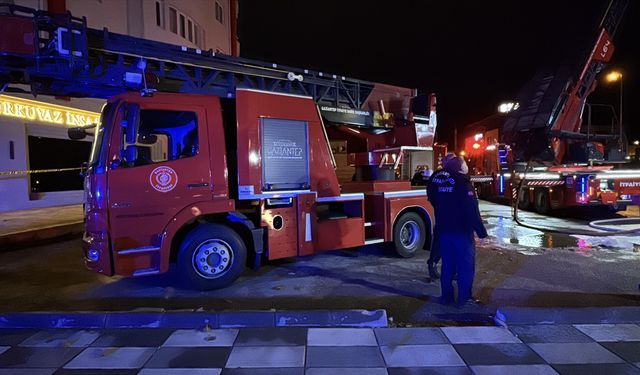 Gaziantep'te mobilyacının depo bölümünde çıkan yangın söndürüldü