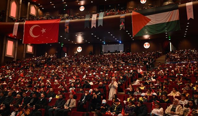 Gaziantep'te TÜGVA'nın düzenlediği "Kitap Kurdu" yarışmasının tanıtımı yapıldı