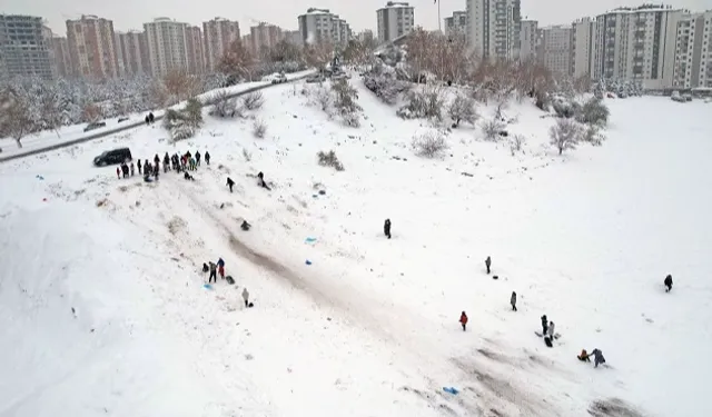 Kayseri Talas'ın Erciyes'inde kayak keyfi