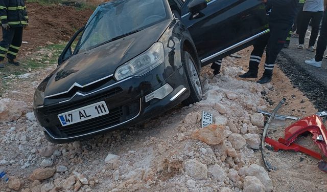 Mardin'de kamyonet ile otomobilin çarpıştığı kazada 4 kişi yaralandı