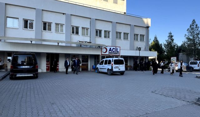 Siirt'te 14 öğrenci gıda zehirlenmesi şüphesiyle hastaneye kaldırıldı