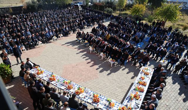 Şırnak Valisi Ekici, 2 ailenin barış yemeğine katıldı