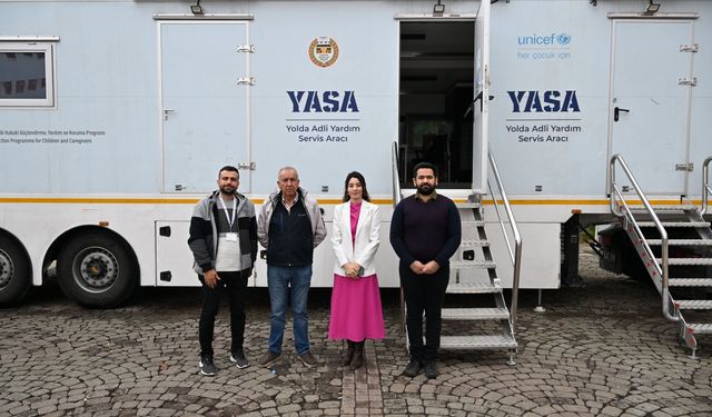 "Yasa tırı" depremden etkilenen illerde vatandaşlara hukuki hizmet veriyor