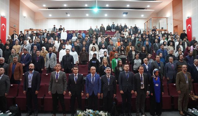 Adıyaman Üniversitesi Türkiye'nin ilk tematik yüzer GES zirvesine ev sahipliği yaptı