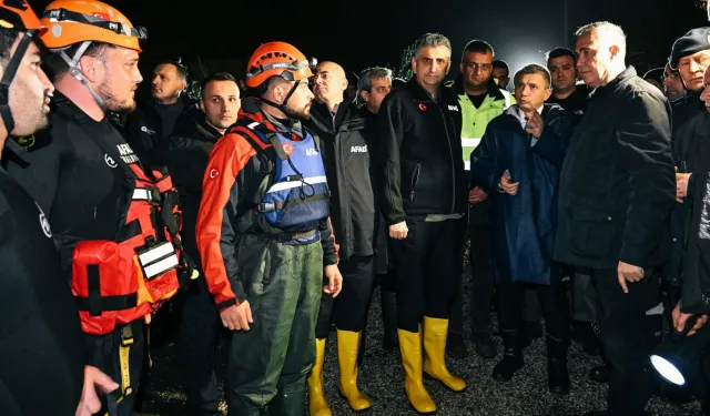 Antakya Valisi Şahin Manavgat'da incelemelerde bulundu