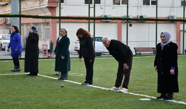 Batman'da 60 Yaş Üstü "Tazelenme Üniversitesi" ile Sosyalleşiyor