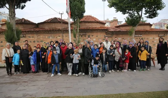 Büyükşehir’den Akhisarlı özel öğrencilere Manisa gezisi