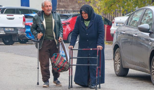 Diyarbakır annelerinin evlat nöbetine bir aile daha katıldı