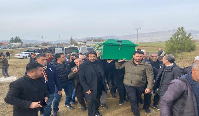 Mahsun Kırmızıgül'ün annesinin cenazesi Diyarbakır'da defnedildi